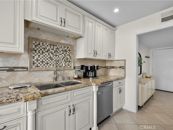 1215 Brockton Avenue 203, Los Angeles CA 90025