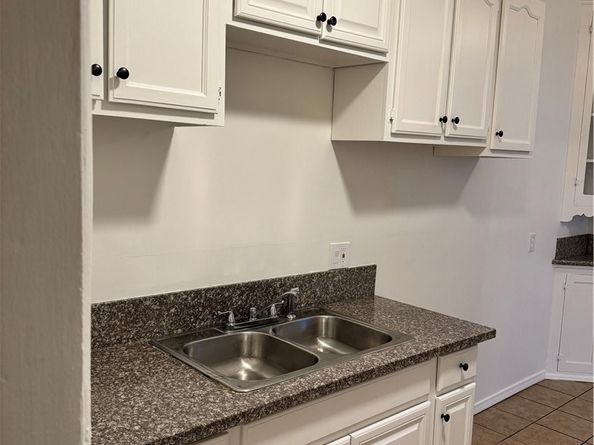 1250 W 83rd Street, Los Angeles CA 90044