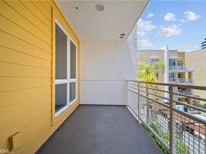 21301 Erwin 420, Woodland Hills CA 91367