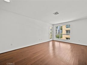 21301 Erwin 420, Woodland Hills CA 91367