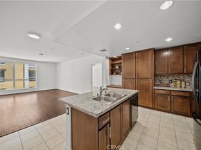 21301 Erwin 420, Woodland Hills CA 91367