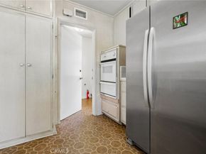 22259 Bassett, Canoga Park CA 91303
