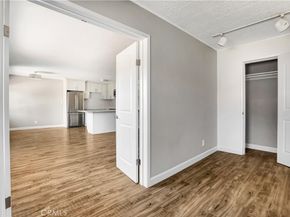 6520 Shirley Avenue 14, Reseda CA 91335