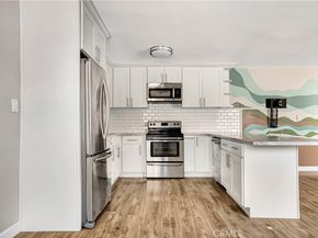 6520 Shirley Avenue 14, Reseda CA 91335