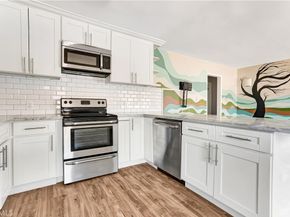 6520 Shirley Avenue 14, Reseda CA 91335