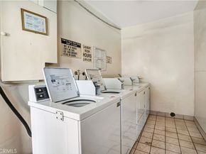 6520 Shirley Avenue 14, Reseda CA 91335