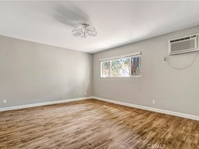 6520 Shirley Avenue 14, Reseda CA 91335