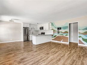 6520 Shirley Avenue 14, Reseda CA 91335