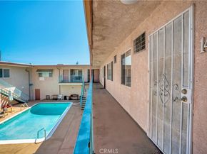 6520 Shirley Avenue 14, Reseda CA 91335