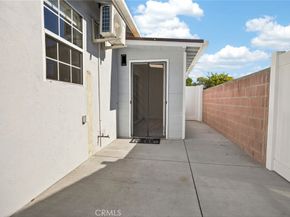 8100 Bellaire Avenue, North Hollywood CA 91605