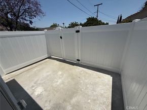 8100 Bellaire Avenue, North Hollywood CA 91605