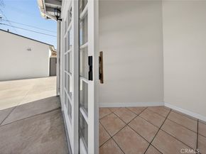 8100 Bellaire Avenue, North Hollywood CA 91605