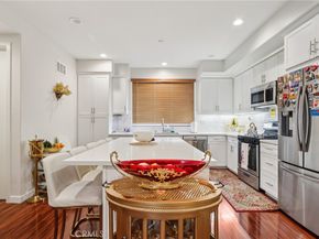 13225 Victory Boulevard, Valley Glen CA 91401