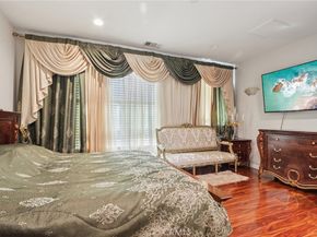 13225 Victory Boulevard, Valley Glen CA 91401