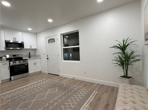 6714 Jellico, Lake Balboa CA 91406
