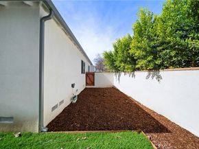 6714 Jellico, Lake Balboa CA 91406