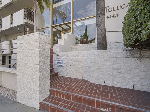 4445 Cartwright Avenue 106, Toluca Lake CA 91602