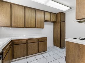 19545 Sherman Way 47, Reseda CA 91335