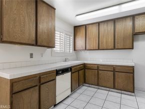 19545 Sherman Way 47, Reseda CA 91335