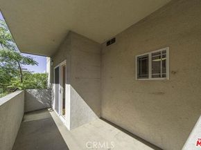 815 S Harvard 302, Los Angeles CA 90005