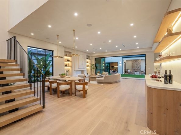 11746 Blix, Valley Village CA 91607