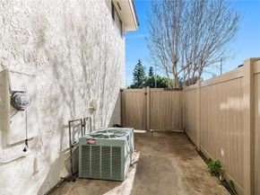 10214 Larwin Ave 7, Chatsworth CA 91311