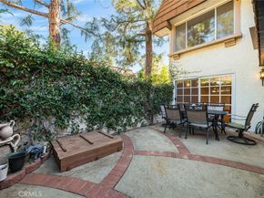 10214 Larwin Ave 7, Chatsworth CA 91311