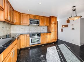 10214 Larwin Ave 7, Chatsworth CA 91311