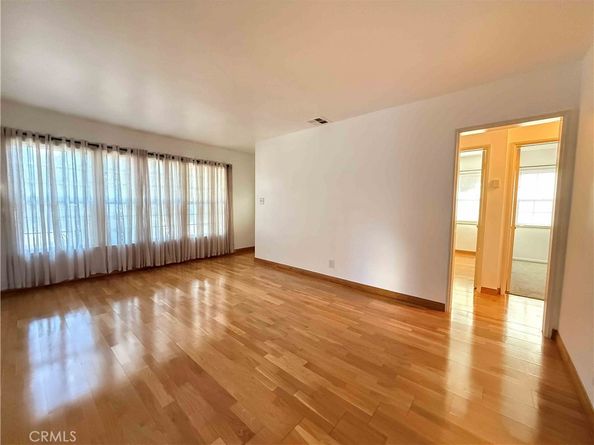 18237 Valley Vista, Tarzana CA 91356