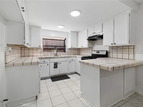 13534 Cordary Avenue 14, Hawthorne CA 90250