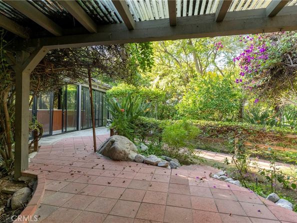 5653 Shirley Avenue, Tarzana CA 91356