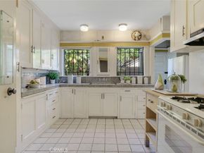 122 N Ridgewood Place, Los Angeles CA 90004