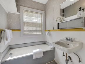 122 N Ridgewood Place, Los Angeles CA 90004