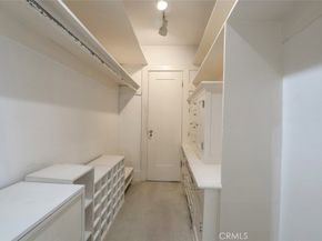 122 N Ridgewood Place, Los Angeles CA 90004