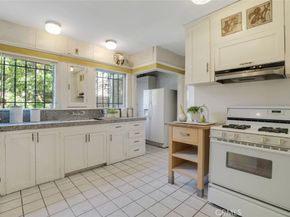 122 N Ridgewood Place, Los Angeles CA 90004