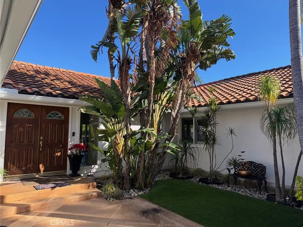 10565 Lubao, Chatsworth CA 91311