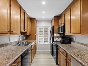 5320 Zelzah Ave. 214, Encino CA 91316