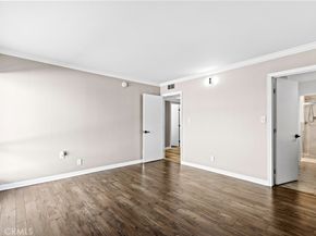 5320 Zelzah Ave. 214, Encino CA 91316