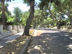 1798 N Summit Avenue, Pasadena CA 91103