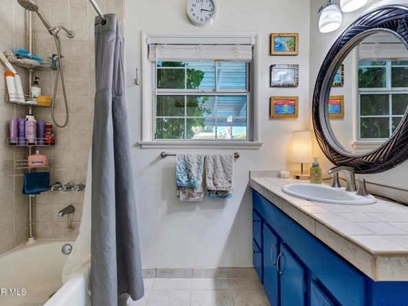 17649 Lemay Street, Lake Balboa CA 91406