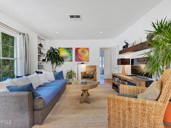 17649 Lemay Street, Lake Balboa CA 91406