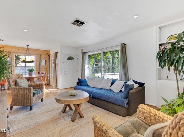 17649 Lemay Street, Lake Balboa CA 91406