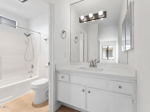 11939 Weddington Street 313, Valley Village CA 91607