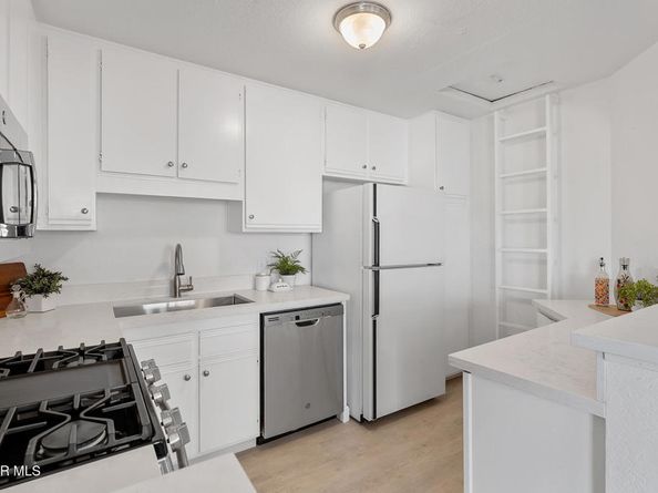 11939 Weddington Street 313, Valley Village CA 91607