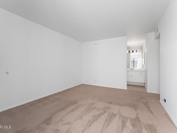 11939 Weddington Street 313, Valley Village CA 91607