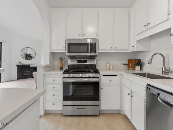 11939 Weddington Street 313, Valley Village CA 91607