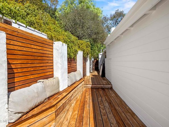 2016 Mount Prospect Drive, Topanga CA 90290