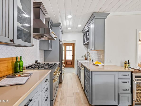 2016 Mount Prospect Drive, Topanga CA 90290