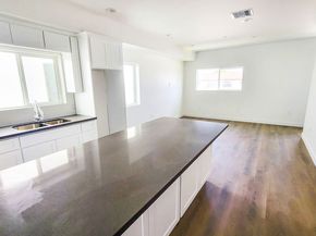 Undisclosed Address #24397913, Los Angeles CA 90044