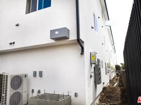 Undisclosed Address #24397913, Los Angeles CA 90044